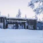 Arctic Aurora Hideaway Willa