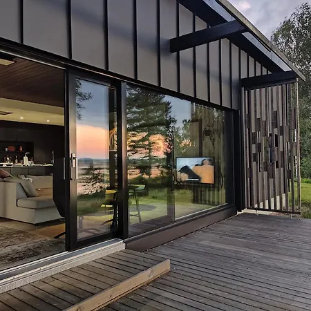 Arctic Aurora Hideaway Вилла