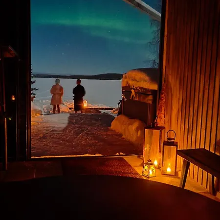 Arctic Aurora Hideaway *