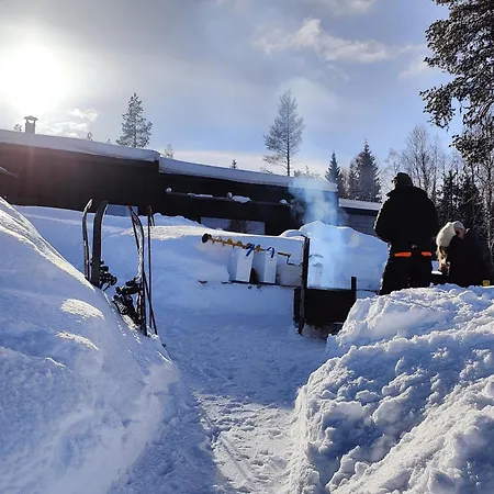 Arctic Aurora Hideaway *