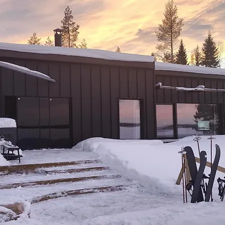 Arctic Aurora Hideaway *